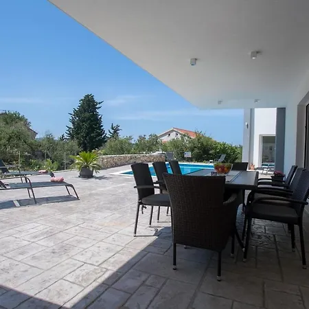 Beachfront Orion With Pool * Rogoznica (Sibenik-Knin)