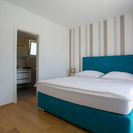 Apartament Beachfront Orion With Pool *