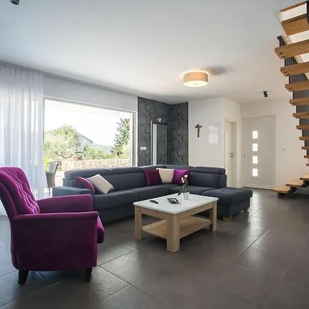 Beachfront Orion With Pool Apartament *