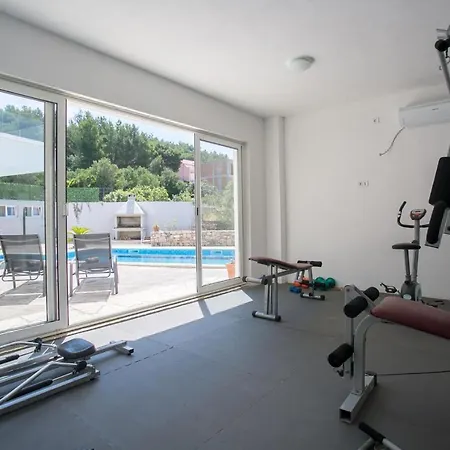 Apartament Beachfront Orion With Pool *