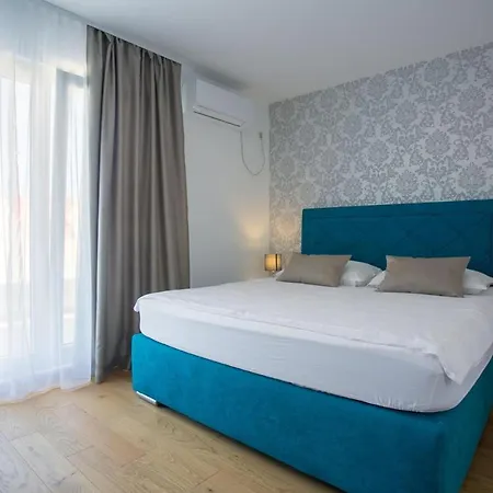 Beachfront Orion With Pool Apartament Rogoznica (Sibenik-Knin)