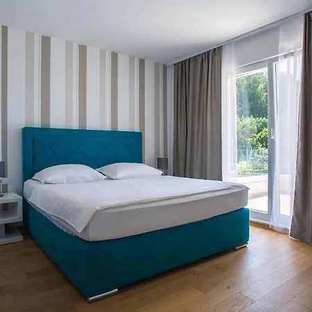 Beachfront Orion With Pool Apartament Rogoznica (Sibenik-Knin)